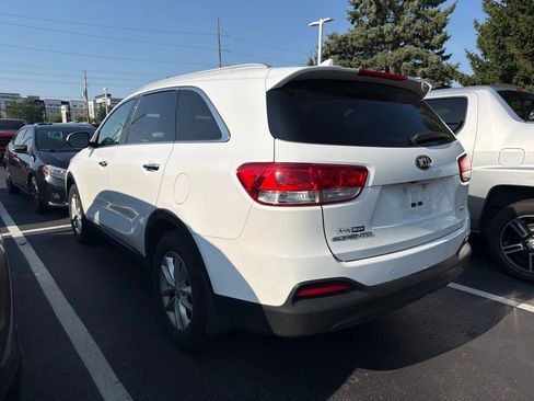 Used 2016 Kia Sorento AWD w/ LX Convenience Package image 2