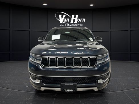 Used 2024 Jeep Wagoneer Series II w/ Premium Group I AWD/4WD image 2