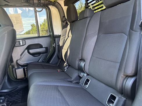 Used 2022 Jeep Gladiator Sport AWD/4WD image 24