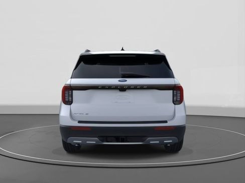 New 2026 Ford Explorer Active w/ Active Comfort Package image 5