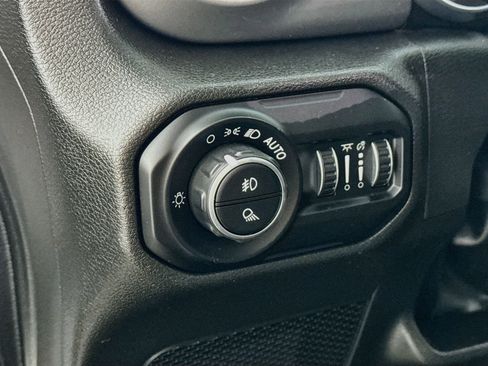 Used 2022 Jeep Gladiator Sport AWD/4WD image 12