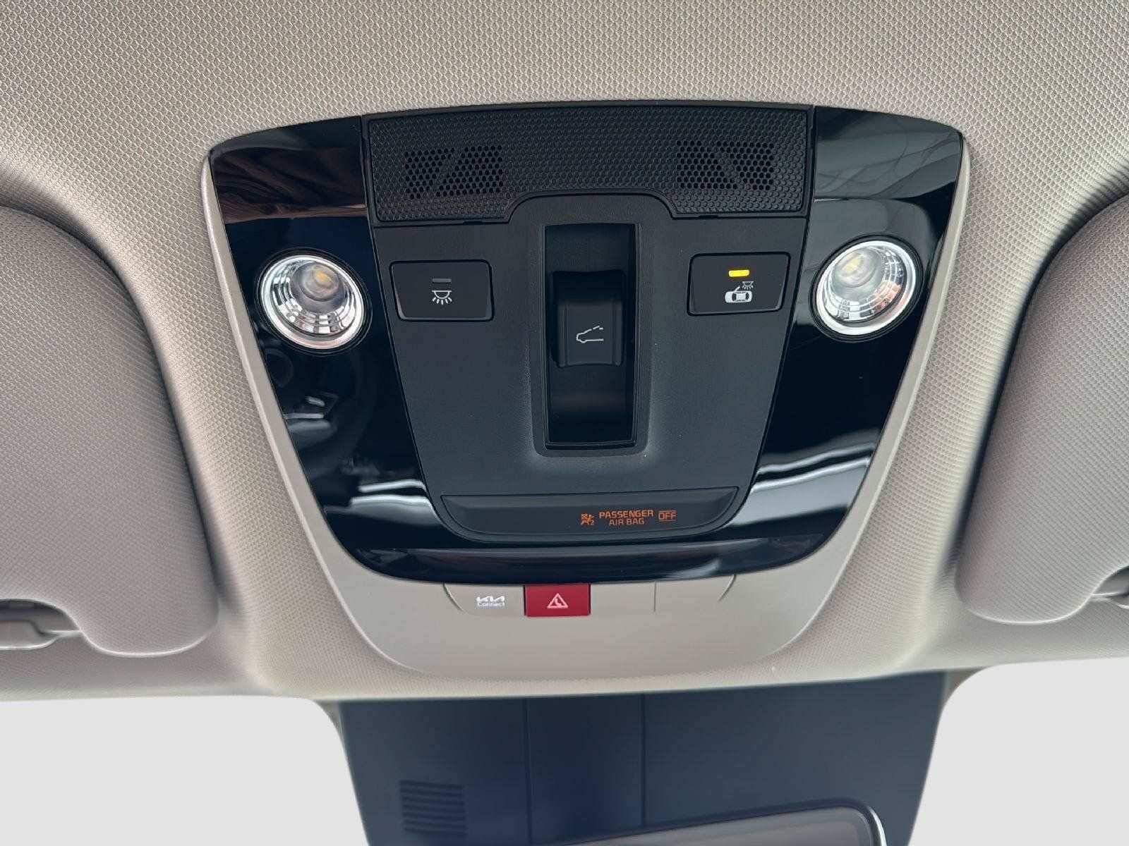 Used 2025 Kia Sorento S w/ Panoramic Sunroof Package FWD image 18
