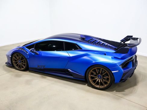 Used 2023 Lamborghini Huracan STO RWD image 23