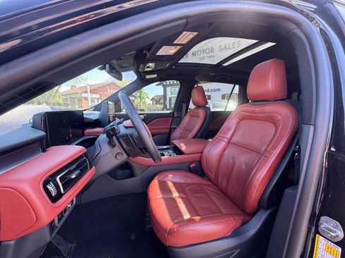 Used 2025 Lincoln Aviator Reserve w/ Jet Appearance Package AWD/4WD image 2