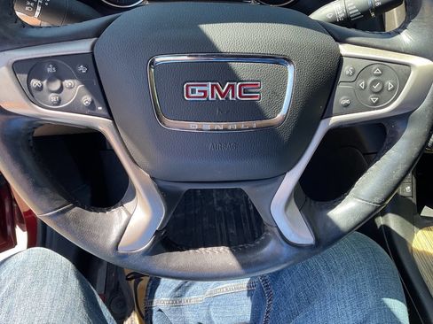 Used 2018 GMC Acadia Denali w/ Technology Package AWD/4WD image 25