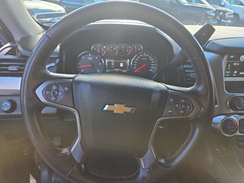 Used 2020 Chevrolet Suburban LT image 18