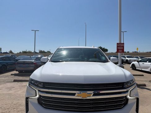 Used 2024 Chevrolet Tahoe LT w/ LT Signature Package RWD image 2