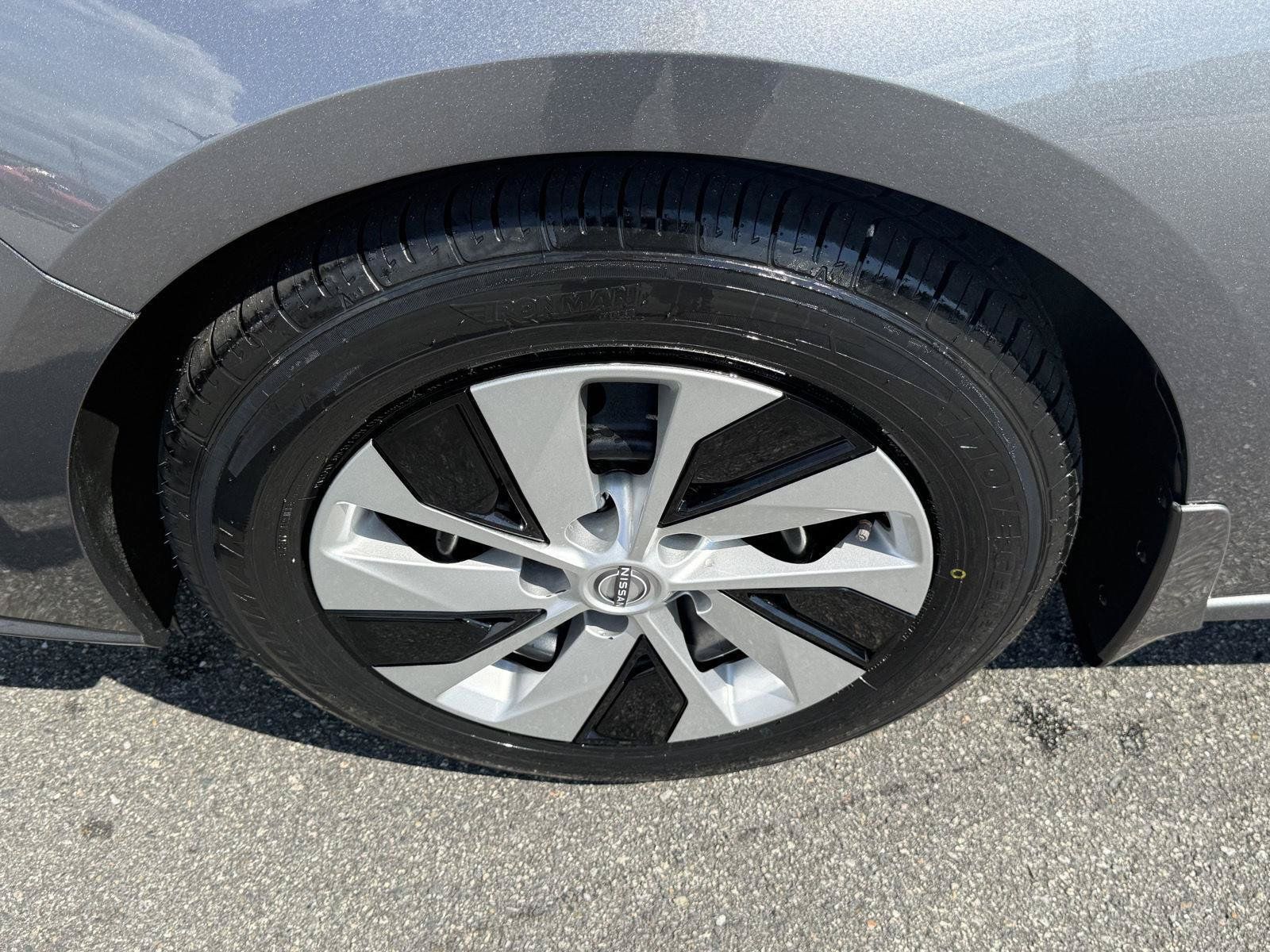 Used 2025 Nissan Altima 2.5 S FWD image 23