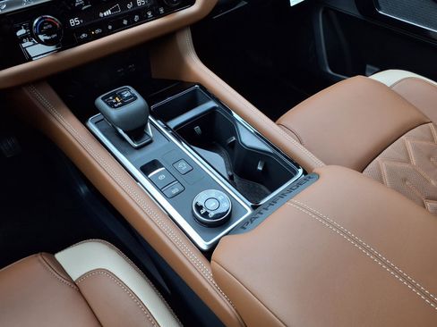 New 2026 Nissan Pathfinder Platinum AWD/4WD image 17