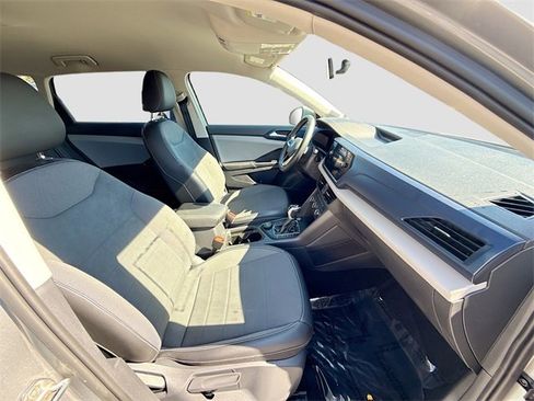 Used 2022 Volkswagen Taos SE image 31