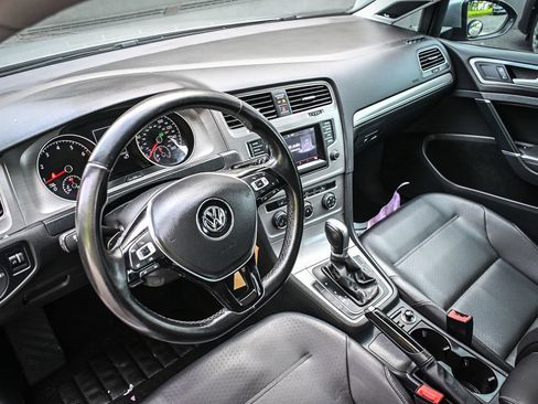Used 2015 Volkswagen Golf SE FWD image 9