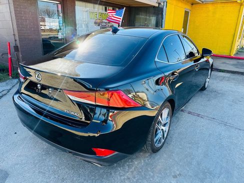 Used 2019 Lexus IS 300 image 5