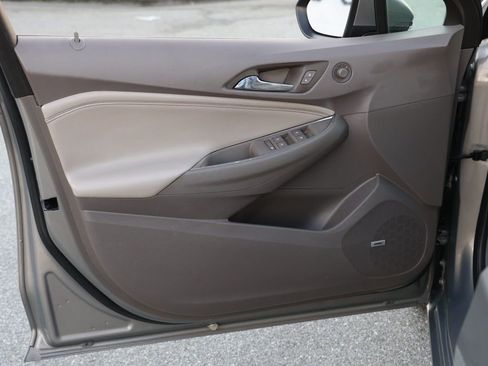 Used 2017 Chevrolet Cruze Premier image 22