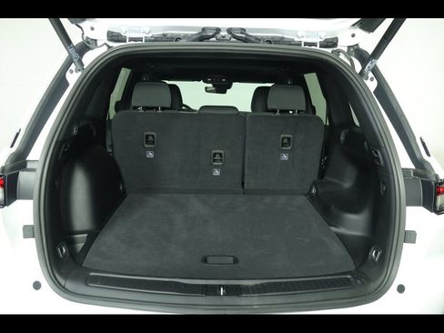 Used 2025 Jeep Grand Cherokee Laredo X w/ Luxury Tech Group I image 14