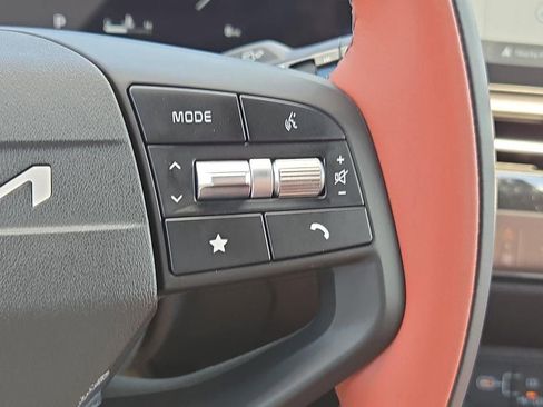 New 2026 Kia Sportage SX FWD image 31