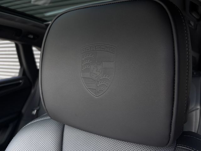 Certified 2026 Porsche Macan AWD/4WD image 26