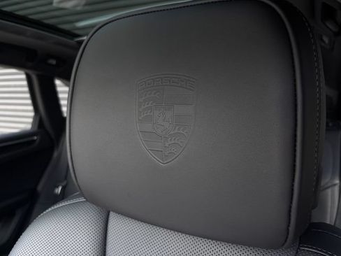 Certified 2026 Porsche Macan AWD/4WD image 26