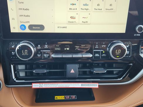 New 2026 Toyota Highlander Platinum image 18