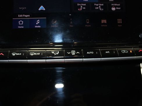 Used 2023 Jeep Wagoneer L Series III w/ Preferred Equipment Group AWD/4WD image 64