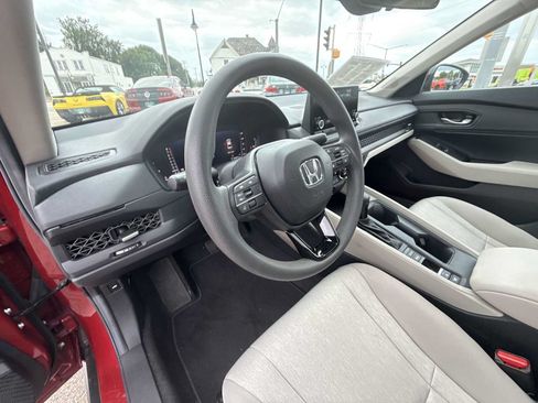 Used 2025 Honda Accord SE image 10
