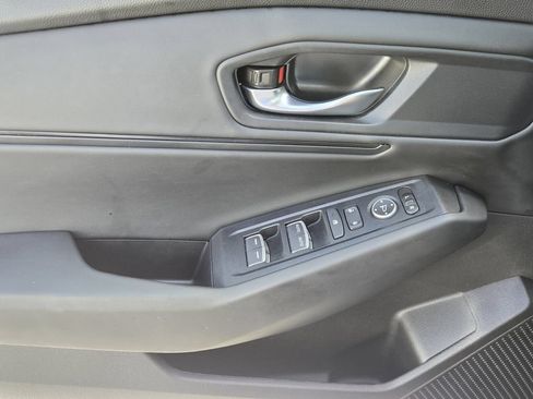 Certified 2025 Honda Accord SE image 27