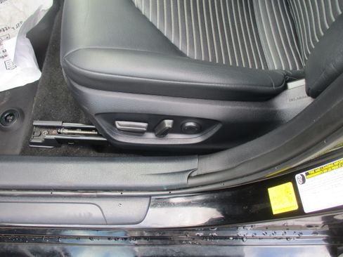 Used 2023 Toyota Camry SE w/ Convenience Package FWD image 13