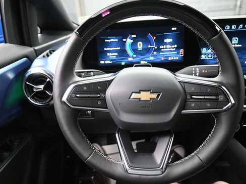 Used 2025 Chevrolet Equinox EV LT w/ Active Safety Package 3 FWD image 8