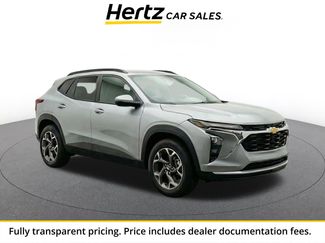 Used 2025 Chevrolet Trax LT FWD video 1