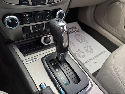 Used 2010 Ford Fusion SE image 8