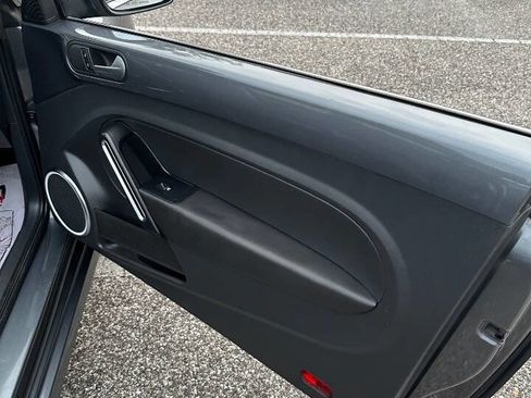 Used 2014 Volkswagen Beetle 1.8T image 37