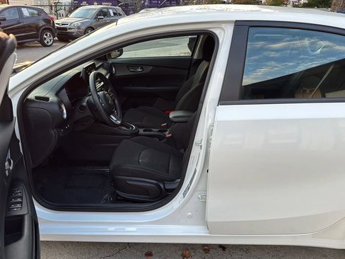 Used 2021 Kia Forte LXS image 12