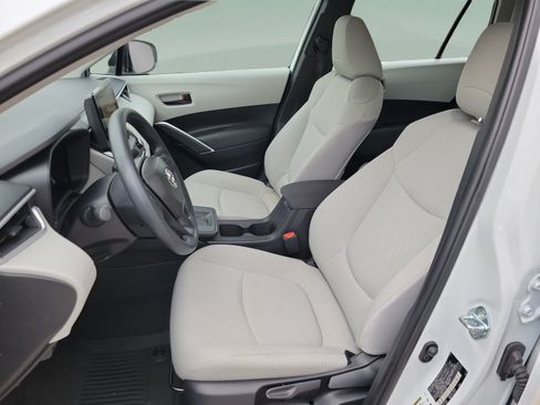 Used 2026 Toyota Corolla Cross L FWD image 9