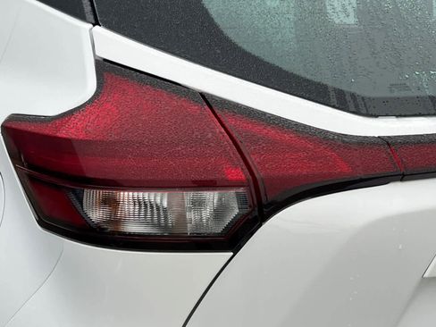 Used 2024 Nissan Kicks S image 14