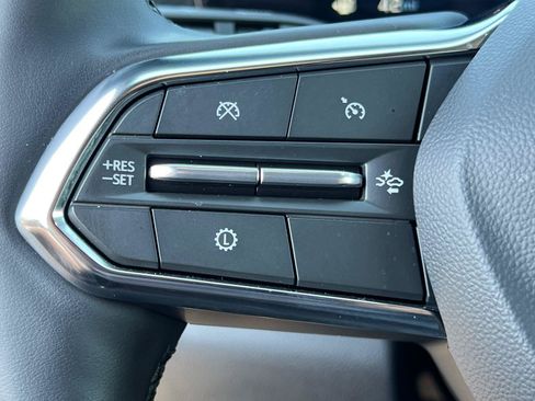 Used 2026 Chevrolet Equinox LT FWD image 24