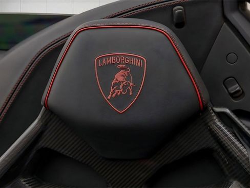 Used 2020 Lamborghini Huracan EVO image 8