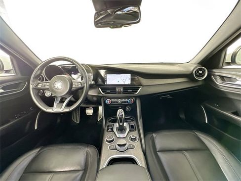 Used 2022 Alfa Romeo Giulia Ti image 3