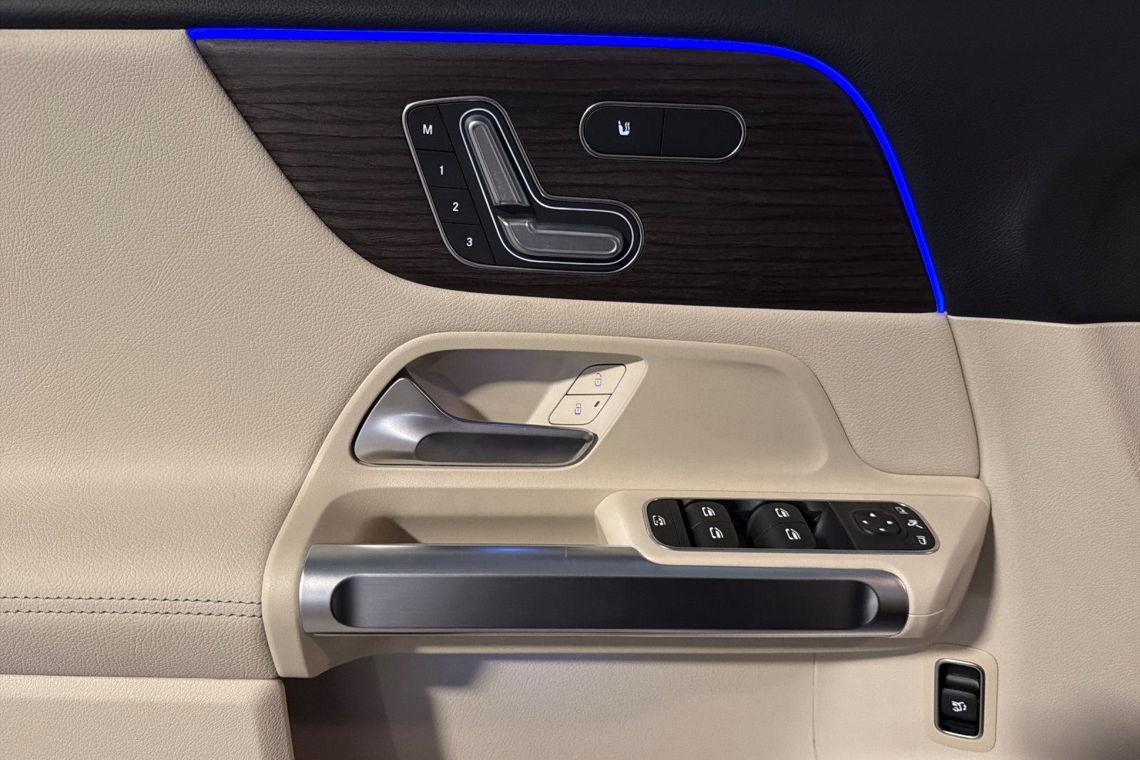 New 2026 Mercedes-Benz GLB 250 4MATIC image 10
