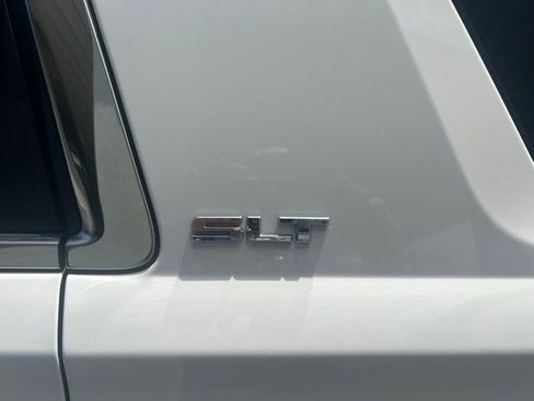 Used 2019 GMC Yukon SLT AWD/4WD image 10