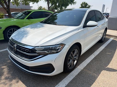 Used 2022 Volkswagen Jetta SE FWD image 9