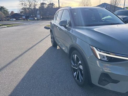 Used 2023 Volvo XC40 B5 Plus w/ Driver Assist Package AWD/4WD image 16
