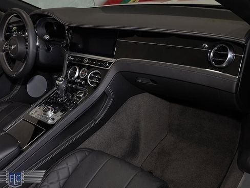 Used 2021 Bentley Continental GT V8 AWD/4WD image 23