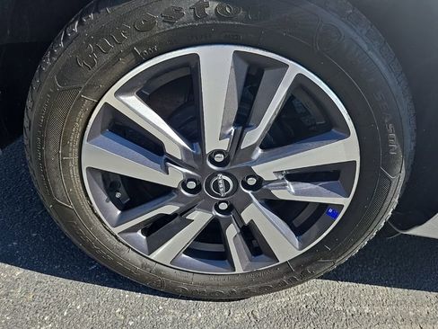 Used 2023 Nissan Versa SV image 34