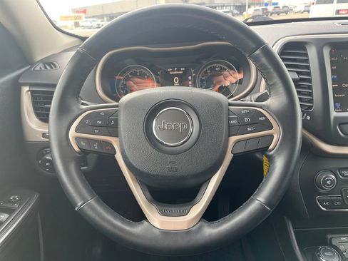 Used 2016 Jeep Cherokee Latitude w/ Safety/Convenience Group image 19