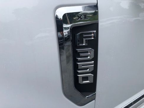 Used 2018 Ford F350 XL AWD/4WD image 13