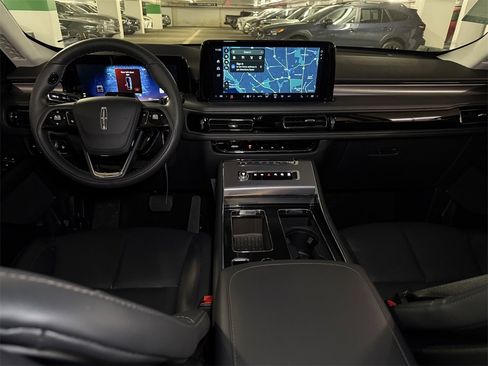 New 2026 Lincoln Aviator AWD image 18