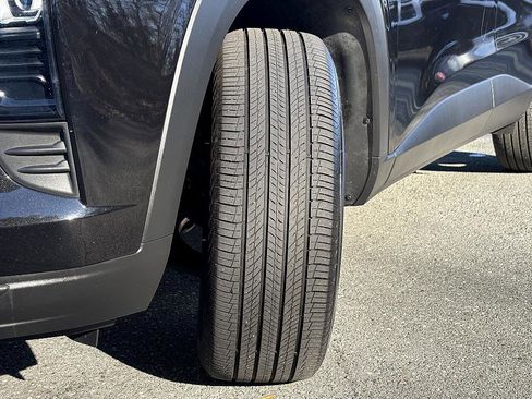 Certified 2025 Chevrolet Trax LS w/ LS Convenience Package image 28