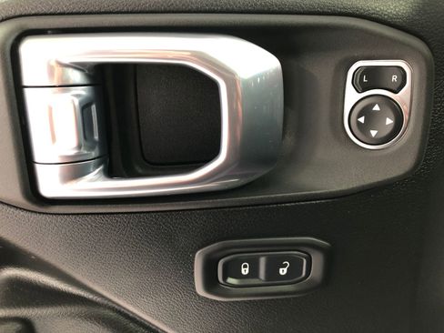 Used 2022 Jeep Wrangler Unlimited Rubicon w/ Steel Bumper Group image 37