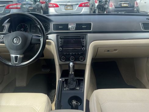 Used 2015 Volkswagen Passat 1.8T Limited Edition image 9