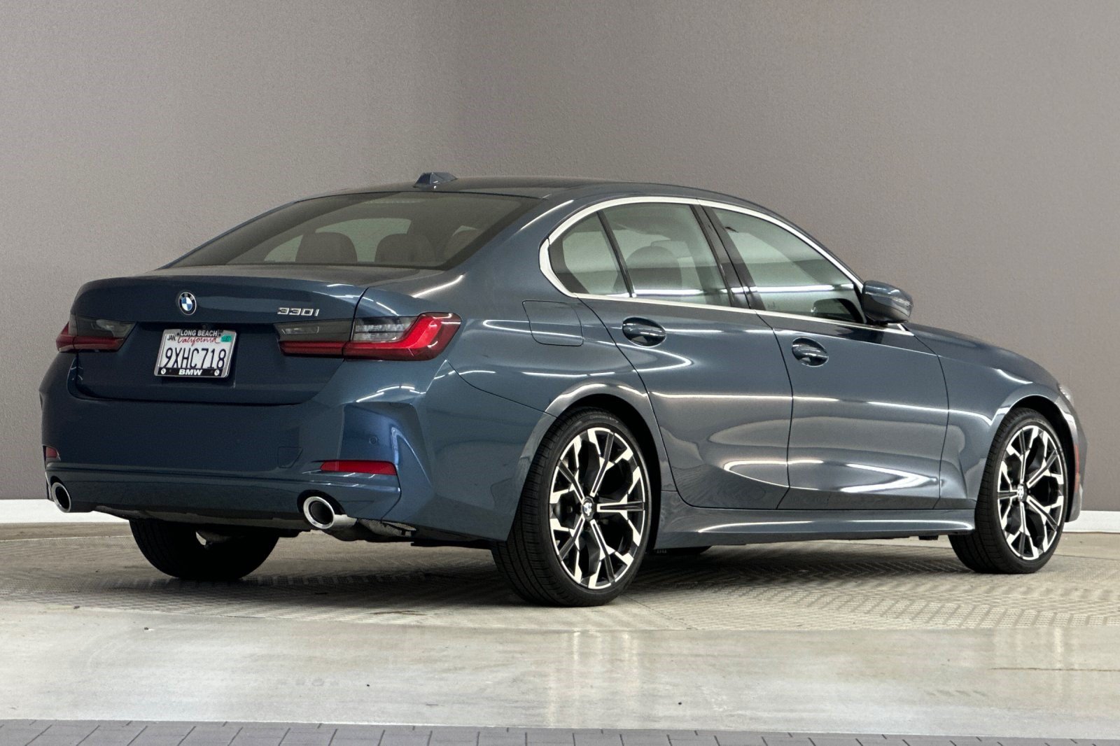 Used 2026 BMW 330i Sedan w/ Convenience Package RWD image 8