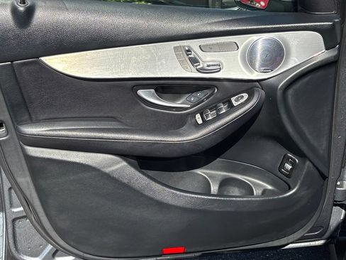 Used 2019 Mercedes-Benz GLC 300 image 21